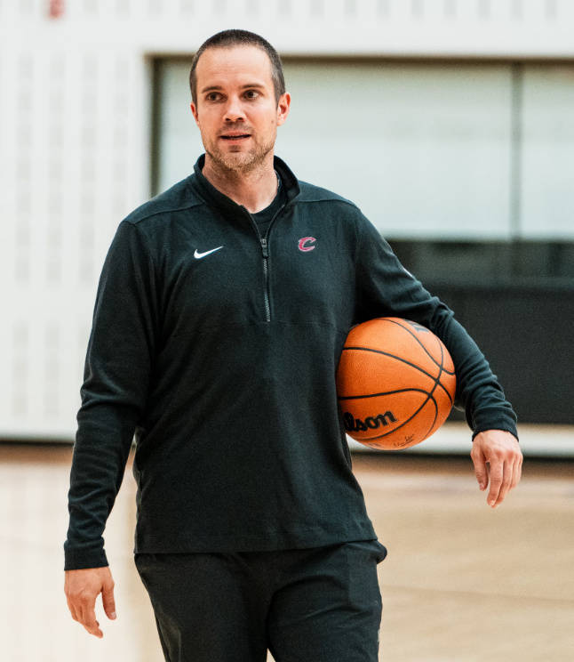 骑士助教奥特出任太阳主帅 双方签下四年合同